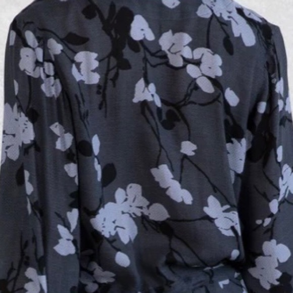 NWT- Lovestitch Blouse Size Large - Picture 2 of 6